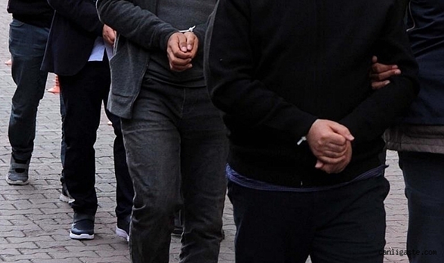 4 ilde FETÖ operasyonu: 16 zanlı yakalandı 4 ilde FETÖ operasyonu: 16 zanlı yakalandı