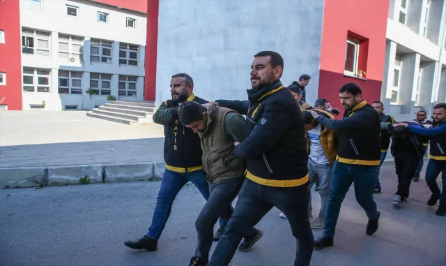 Adana’da bir kişinin öldüğü silahlı saldırıyla ilgili 4 zanlı tutuklandı Adana’da bir kişinin öldüğü silahlı saldırıyla ilgili 4 zanlı tutuklandı