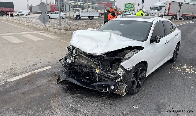 Aksaray trafik kazası! İki otomobilin çarpıştı: 4 yaralı Aksaray trafik kazası! İki otomobilin çarpıştı: 4 yaralı