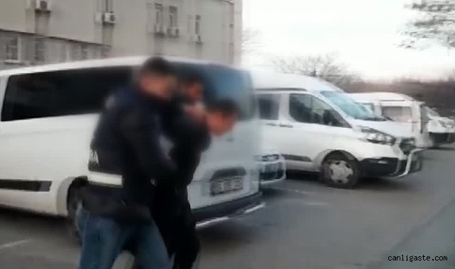 Ankara’da ’Kayseri il ablası’nında bulunduğu firari FETÖ üyelerine operasyon: 16 kişi yakalandı Ankara’da ’Kayseri il ablası’nında bulunduğu firari FETÖ üyelerine operasyon: 16 kişi yakalandı