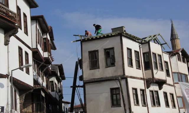 Beypazarı’nda sokak sağlıklaştırma çalışması başlatıldı Beypazarı’nda sokak sağlıklaştırma çalışması başlatıldı