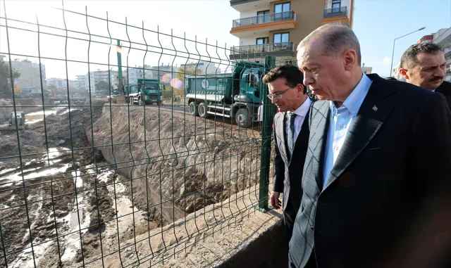 Cumhurbaşkanı Erdoğan, Kumluca’da vatandaşlara hitap etti: Cumhurbaşkanı Erdoğan, Kumluca’da vatandaşlara hitap etti: