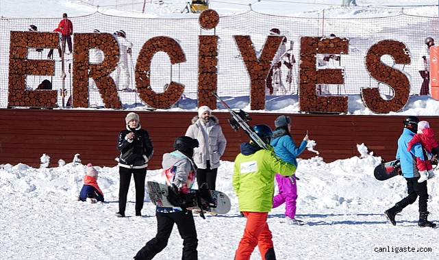 Erciyes Kayak Okulu’nda her yaştan vatandaşa kayak ve snowboard eğitimi Erciyes Kayak Okulu’nda her yaştan vatandaşa kayak ve snowboard eğitimi