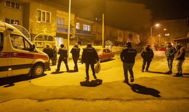 Erzurum’da evde aniden fenalaşan bir aylık bebek öldü Erzurum’da evde aniden fenalaşan bir aylık bebek öldü