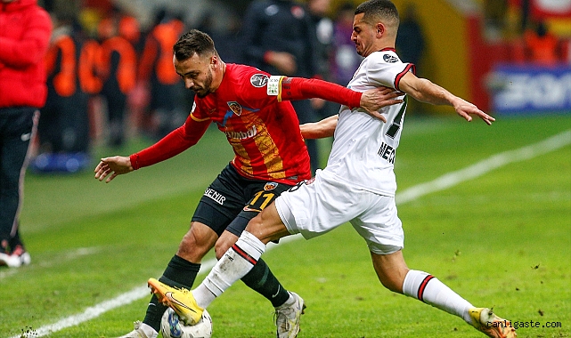 Futbol: Spor Toto Süper Lig: Kayserispor: 2 - Fatih Karagümrük: 4 Futbol: Spor Toto Süper Lig: Kayserispor: 2 - Fatih Karagümrük: 4
