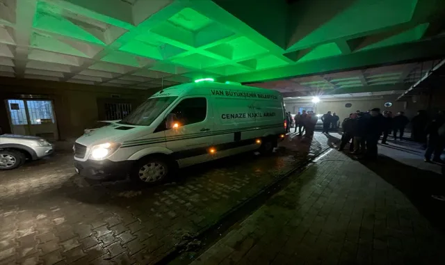 GÜNCELLEME - Van’da köpeğin saldırdığı 9 yaşındaki çocuk hayatını kaybetti GÜNCELLEME - Van’da köpeğin saldırdığı 9 yaşındaki çocuk hayatını kaybetti