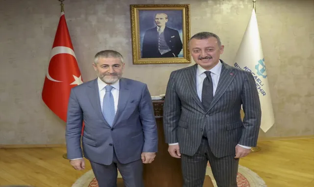 Hazine ve Maliye Bakanı Nebati, Kocaeli Büyükşehir Belediyesini ziyaret etti Hazine ve Maliye Bakanı Nebati, Kocaeli Büyükşehir Belediyesini ziyaret etti