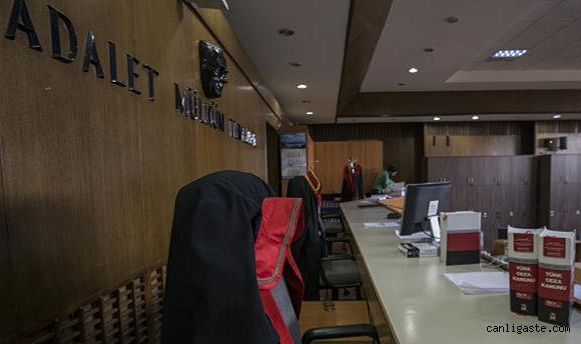 İlker Başbuğ ’kamu görevlisine hakaret’ davasında beraat etti İlker Başbuğ ’kamu görevlisine hakaret’ davasında beraat etti