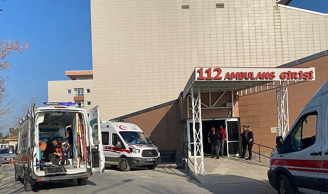 İzmir Olay: Akraba kavgasında 4 kişi bıçakla yaralandı İzmir Olay: Akraba kavgasında 4 kişi bıçakla yaralandı