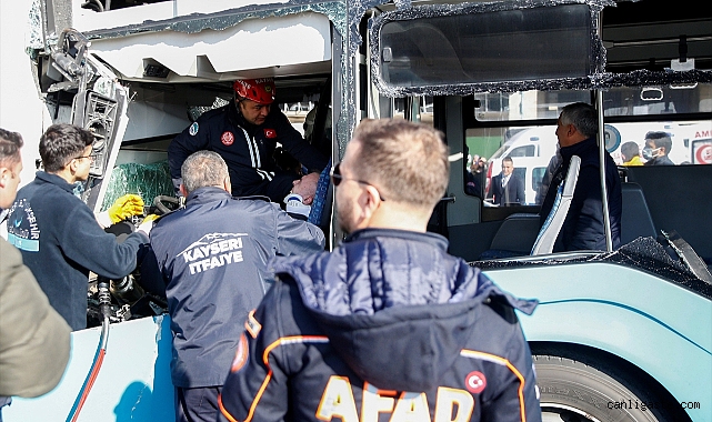 Kayseri’de belediye ve halk otobüsü çarpıştı: 16 yaralı Kayseri’de belediye ve halk otobüsü çarpıştı: 16 yaralı