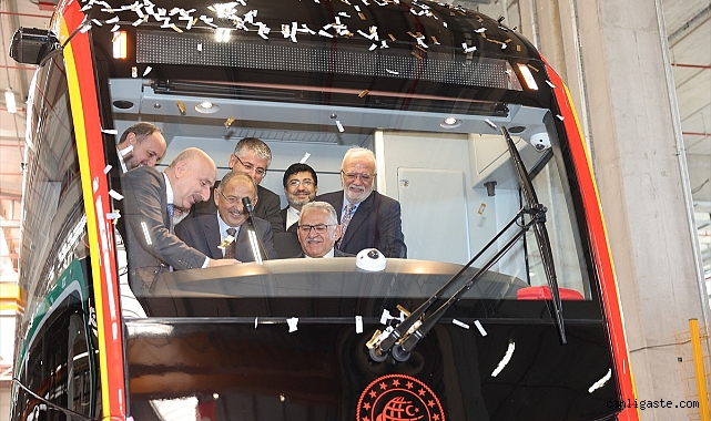 Kayseri’de Şehir Hastanesi-Mobilya Kent tramvay hattında test sürüşleri devam ediyor Kayseri’de Şehir Hastanesi-Mobilya Kent tramvay hattında test sürüşleri devam ediyor