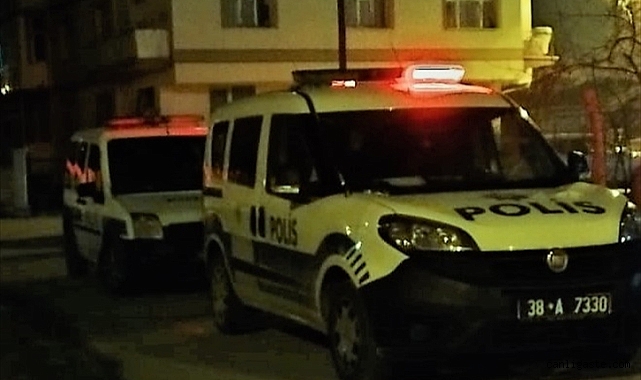 Kayseri Olay: Sokakta bıçaklı saldırıya uğrayan kişi yaralandı Kayseri Olay: Sokakta bıçaklı saldırıya uğrayan kişi yaralandı