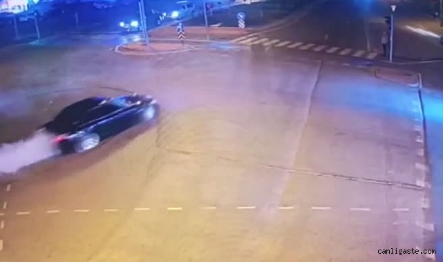 Konya’da drift yaptı, dur ikazına uymadı: Sürücüye 60 bin 744 lira para cezası Konya’da drift yaptı, dur ikazına uymadı: Sürücüye 60 bin 744 lira para cezası