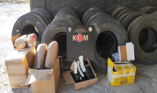 Konya’da kaçakçılık operasyonlarında 3 zanlı yakalandı Konya’da kaçakçılık operasyonlarında 3 zanlı yakalandı