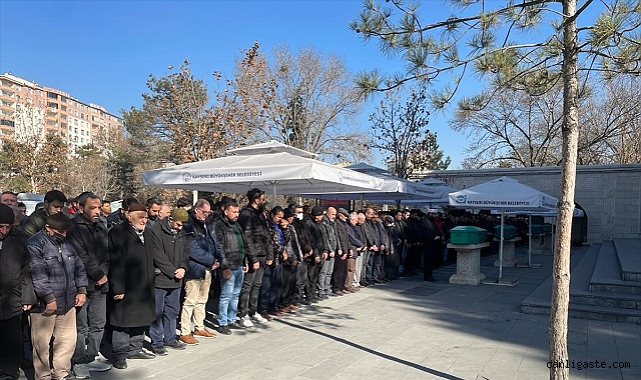 Nevşehir’de yaşanan trafik kazasında hayatını kaybeden genç, Kayseri’de toprağa verildi Nevşehir’de yaşanan trafik kazasında hayatını kaybeden genç, Kayseri’de toprağa verildi