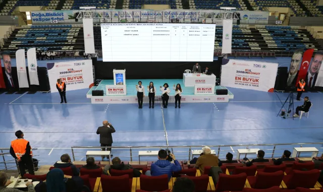 Sakarya’da "İlk Evim İlk İş Yerim" projesi kura çekimleri tamamlandı Sakarya’da "İlk Evim İlk İş Yerim" projesi kura çekimleri tamamlandı