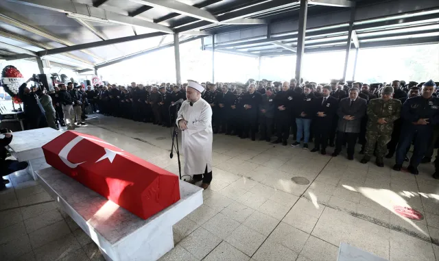 Şehit Jandarma Uzman Çavuş Eroğlu, Adana’da son yolculuğuna uğurlandı Şehit Jandarma Uzman Çavuş Eroğlu, Adana’da son yolculuğuna uğurlandı