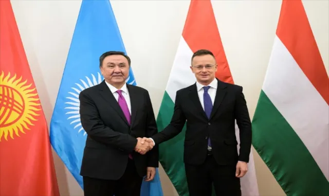 TDT Genel Sekreteri Ömüraliyev, Macaristan Dışişleri Bakanı Szijjarto ile görüştü TDT Genel Sekreteri Ömüraliyev, Macaristan Dışişleri Bakanı Szijjarto ile görüştü