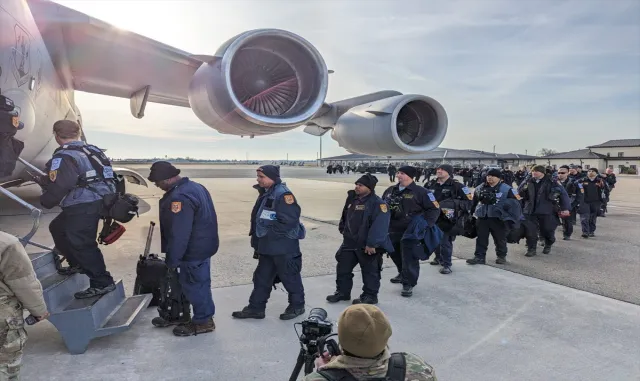 ABD’nin Türkiye’ye gönderdiği arama kurtarma ekibi İncirlik’e ulaştı ABD’nin Türkiye’ye gönderdiği arama kurtarma ekibi İncirlik’e ulaştı