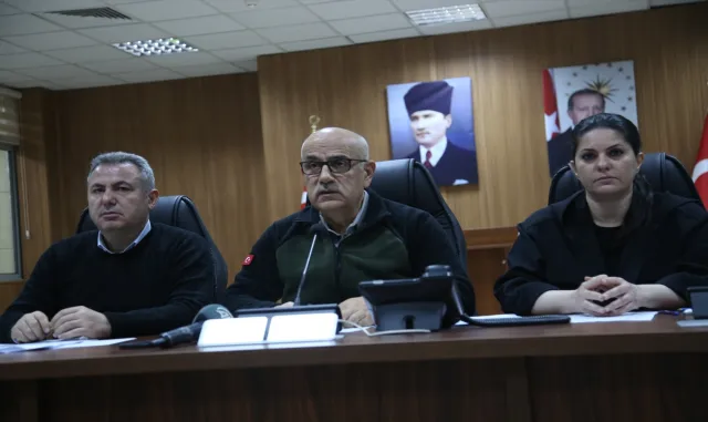 Bakan Kirişci, Adana’daki AFAD Koordinasyon Merkezi’nde açıklamalarda bulundu: (2) Bakan Kirişci, Adana’daki AFAD Koordinasyon Merkezi’nde açıklamalarda bulundu: (2)