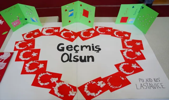 Bosna Hersekli müzisyen "tongue drum"ı Türkiye’deki depremzedeler için çalıyor Bosna Hersekli müzisyen "tongue drum"ı Türkiye’deki depremzedeler için çalıyor