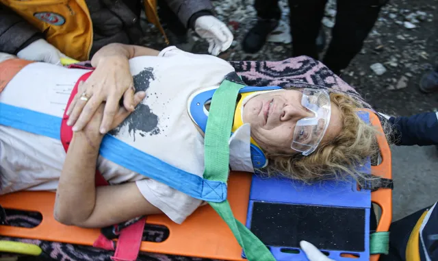 Boşnak ve Özbek ekipler Hatay’da bir can daha kurtarmak için mücadele ediyor Boşnak ve Özbek ekipler Hatay’da bir can daha kurtarmak için mücadele ediyor