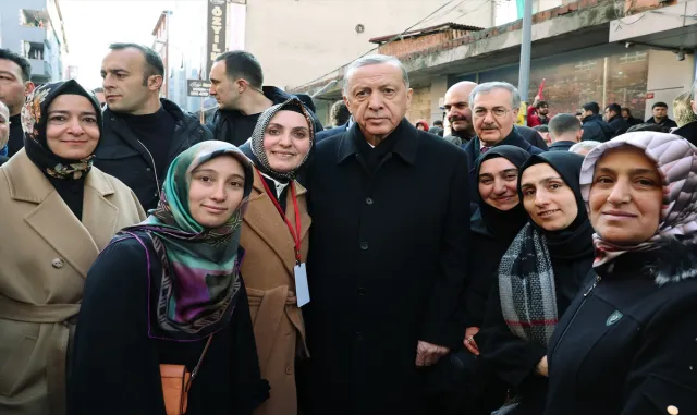 Cumhurbaşkanı Erdoğan, AK Parti Sultanbeyli İlçe Başkanlığını ziyaret etti Cumhurbaşkanı Erdoğan, AK Parti Sultanbeyli İlçe Başkanlığını ziyaret etti