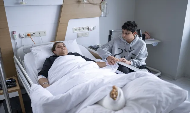 Deprem 13 yaşındaki ikizleri ayırdı Deprem 13 yaşındaki ikizleri ayırdı