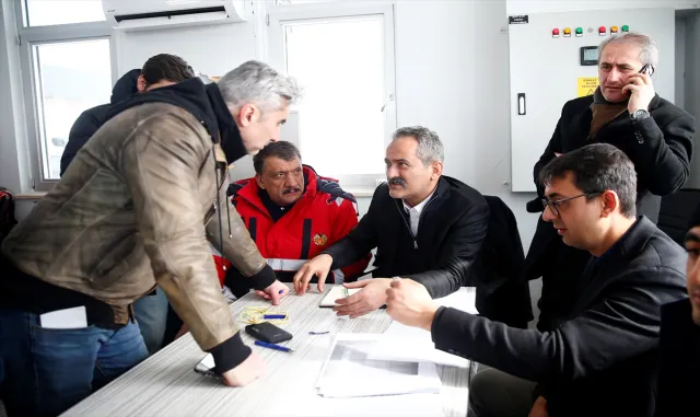 Deprem bölgesindeki okullar ve öğretmenevlerinde 251 bin depremzede konaklıyor Deprem bölgesindeki okullar ve öğretmenevlerinde 251 bin depremzede konaklıyor