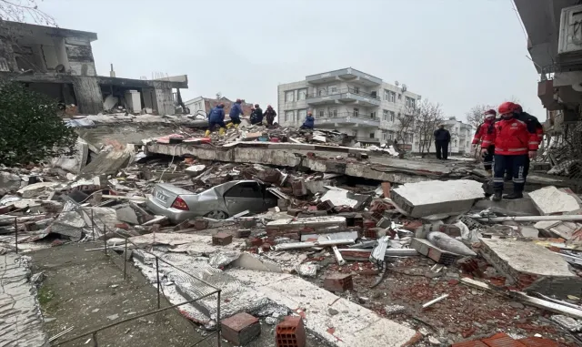 Gaziantep, Kahramanmaraş, Adıyaman, Malatya ve Şanlıurfa’da arama kurtarma sürüyor Gaziantep, Kahramanmaraş, Adıyaman, Malatya ve Şanlıurfa’da arama kurtarma sürüyor