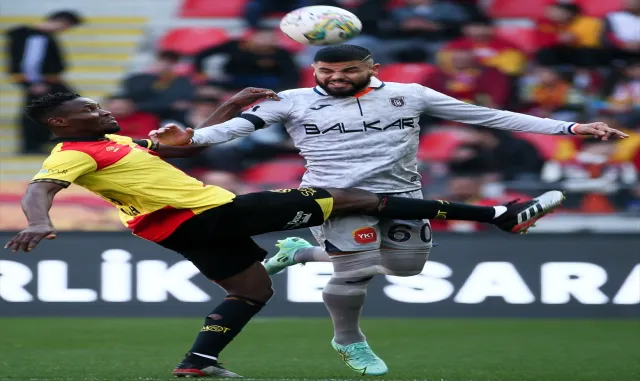 Göztepe ile Başakşehir depremzedeler için özel maçta karşılaştı Göztepe ile Başakşehir depremzedeler için özel maçta karşılaştı