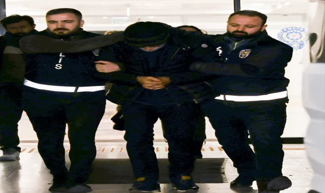 GÜNCELLEME - Hatay’da yıkılan Rönesans Rezidans’ın müteahhidi tutuklandı GÜNCELLEME - Hatay’da yıkılan Rönesans Rezidans’ın müteahhidi tutuklandı