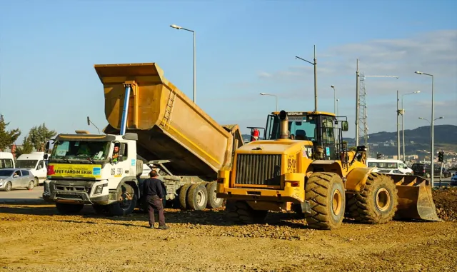 İGA, Hatay’da 350 depremzede ailenin barınacağı konteyner kent kuruyor İGA, Hatay’da 350 depremzede ailenin barınacağı konteyner kent kuruyor