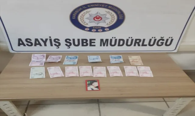 Karabük’te "depremzede" bahanesiyle dolandırıcılıkla suçlanan şüpheli tutuklandı Karabük’te "depremzede" bahanesiyle dolandırıcılıkla suçlanan şüpheli tutuklandı