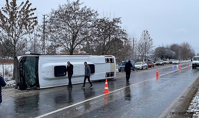 Kastamonu’da otobüs devrildi: 13 kişi yaralandı Kastamonu’da otobüs devrildi: 13 kişi yaralandı
