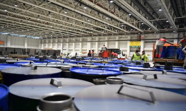 Kayseri OSB Teknik Koleji depremzedeler için 200 varil soba üretti Kayseri OSB Teknik Koleji depremzedeler için 200 varil soba üretti