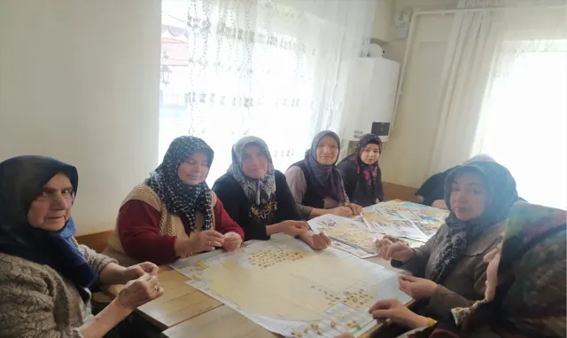 Kızılcahamam’da Kur’an kursu öğrencileri depremzedeler için mantı yapıyor Kızılcahamam’da Kur’an kursu öğrencileri depremzedeler için mantı yapıyor