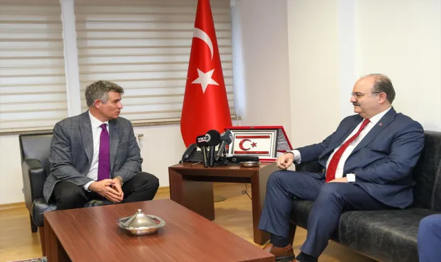 Kültür ve Turizm Bakan Yardımcısı Çam, Lefkoşa Büyükelçisi Feyzioğlu’nu ziyaret etti Kültür ve Turizm Bakan Yardımcısı Çam, Lefkoşa Büyükelçisi Feyzioğlu’nu ziyaret etti
