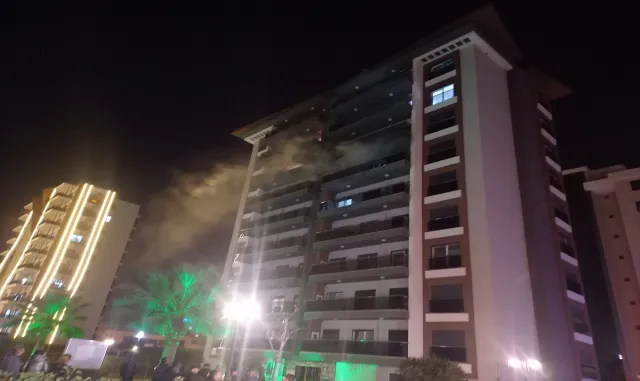 Manisa’da dumandan etkilenen 6 kişi hastaneye kaldırıldı Manisa’da dumandan etkilenen 6 kişi hastaneye kaldırıldı