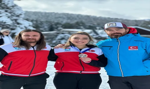 Milli kayakçı Sıla Kara, Bosna Hersek’teki FIS Kupası’nda bronz madalya kazandı Milli kayakçı Sıla Kara, Bosna Hersek’teki FIS Kupası’nda bronz madalya kazandı
