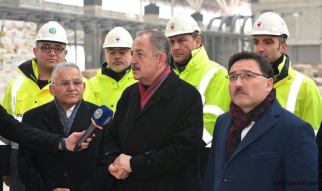 Özhaseki, Kayseri’de yapımı süren yeni terminal binasını inceledi Özhaseki, Kayseri’de yapımı süren yeni terminal binasını inceledi