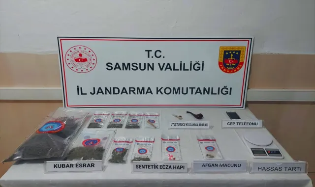 Samsun’da uyuşturucu operasyonunda 3 zanlı yakalandı Samsun’da uyuşturucu operasyonunda 3 zanlı yakalandı