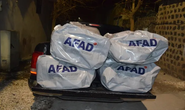 Şanlıurfa’da evinde 4 AFAD çadırı bulunan şüpheli gözaltına alındı Şanlıurfa’da evinde 4 AFAD çadırı bulunan şüpheli gözaltına alındı
