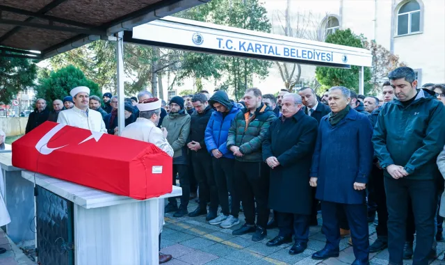 TBMM Başkanı Şentop, depremde ölen eski milletvekili Güvenç’in cenaze törenine katıldı TBMM Başkanı Şentop, depremde ölen eski milletvekili Güvenç’in cenaze törenine katıldı