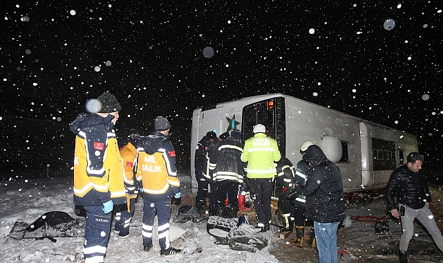 Tokat’ta yolcu otobüsü devrildi: 1 ölü, 10 yaralı Tokat’ta yolcu otobüsü devrildi: 1 ölü, 10 yaralı