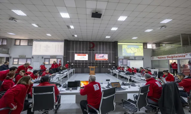 Türk Kızılay Genel Başkanı Kınık, tüm ilk yardım malzemelerini deprem bölgesine sevk ettiklerini bildirdi: Türk Kızılay Genel Başkanı Kınık, tüm ilk yardım malzemelerini deprem bölgesine sevk ettiklerini bildirdi: