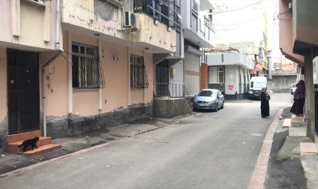 Adana’da karısını bıçakla öldüren zanlı tutuklandı Adana’da karısını bıçakla öldüren zanlı tutuklandı