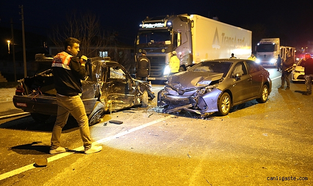 Avanos’ta trafik kazası! 2 kişi öldü, 2 kişi yaralandı Avanos’ta trafik kazası! 2 kişi öldü, 2 kişi yaralandı