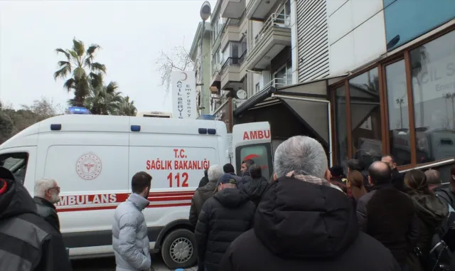 Bacağından bıçaklanan Erdek Belediye Başkanı Burhan Karışık taburcu edildi Bacağından bıçaklanan Erdek Belediye Başkanı Burhan Karışık taburcu edildi