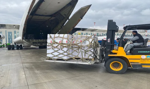 BAE, Türkiye’deki deprem bölgelerinde ramazanda 200 ton hurma dağıtacak BAE, Türkiye’deki deprem bölgelerinde ramazanda 200 ton hurma dağıtacak